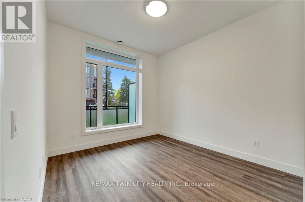 101 - 107 Roger Street, Waterloo, Ontario  N2J 1A4 - Photo 16 - X12983876