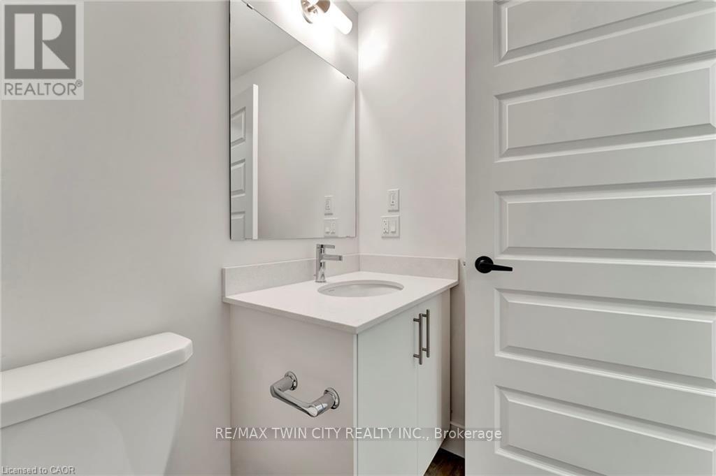 101 - 107 Roger Street, Waterloo, Ontario  N2J 1A4 - Photo 18 - X12983876