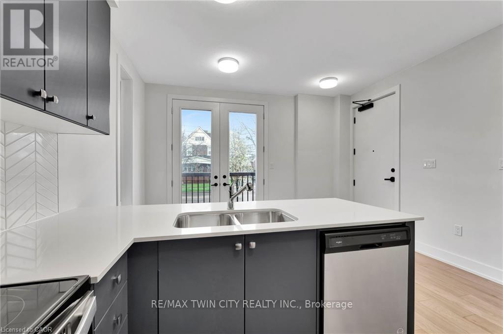 53 - 99 Roger Street, Waterloo, Ontario  N2J 0G1 - Photo 10 - X12983892