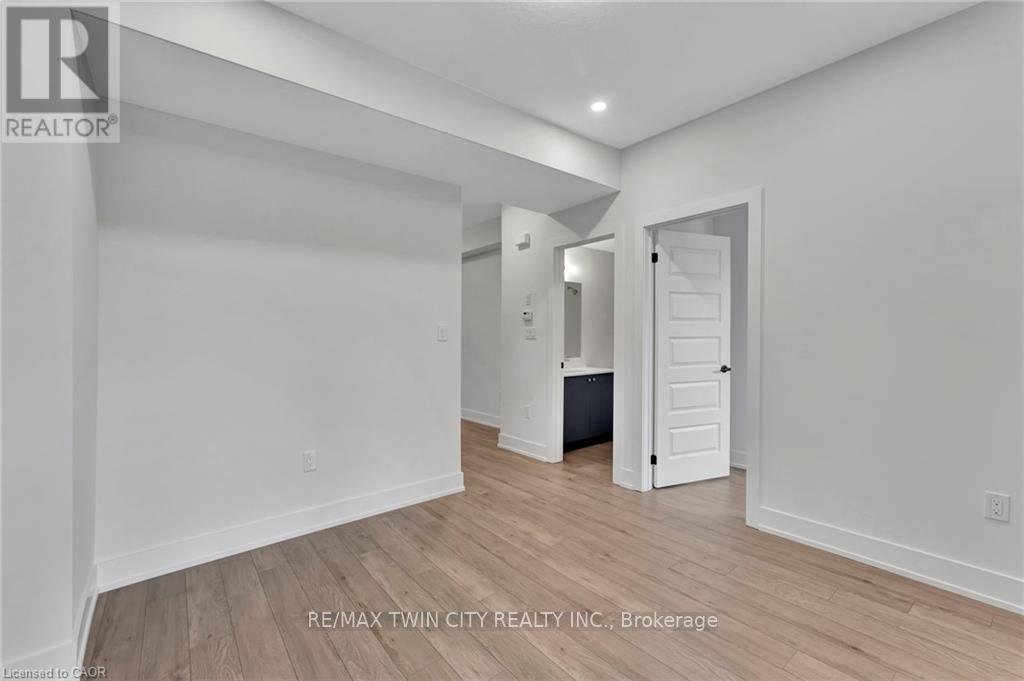 53 - 99 Roger Street, Waterloo, Ontario  N2J 0G1 - Photo 14 - X12983892