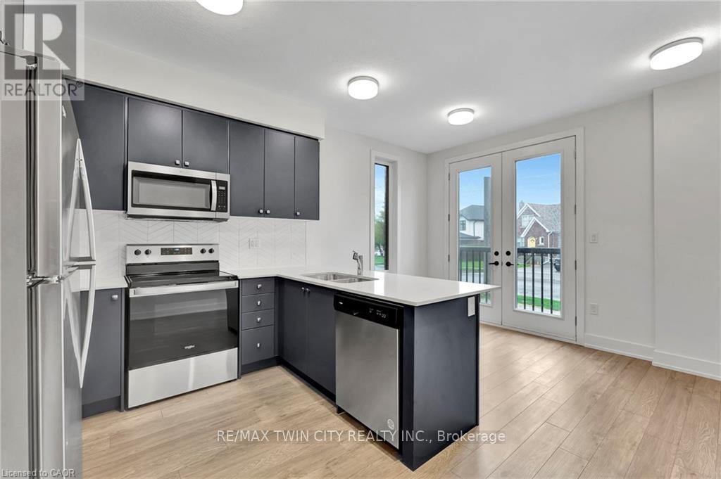 53 - 99 Roger Street, Waterloo, Ontario  N2J 0G1 - Photo 5 - X12983892