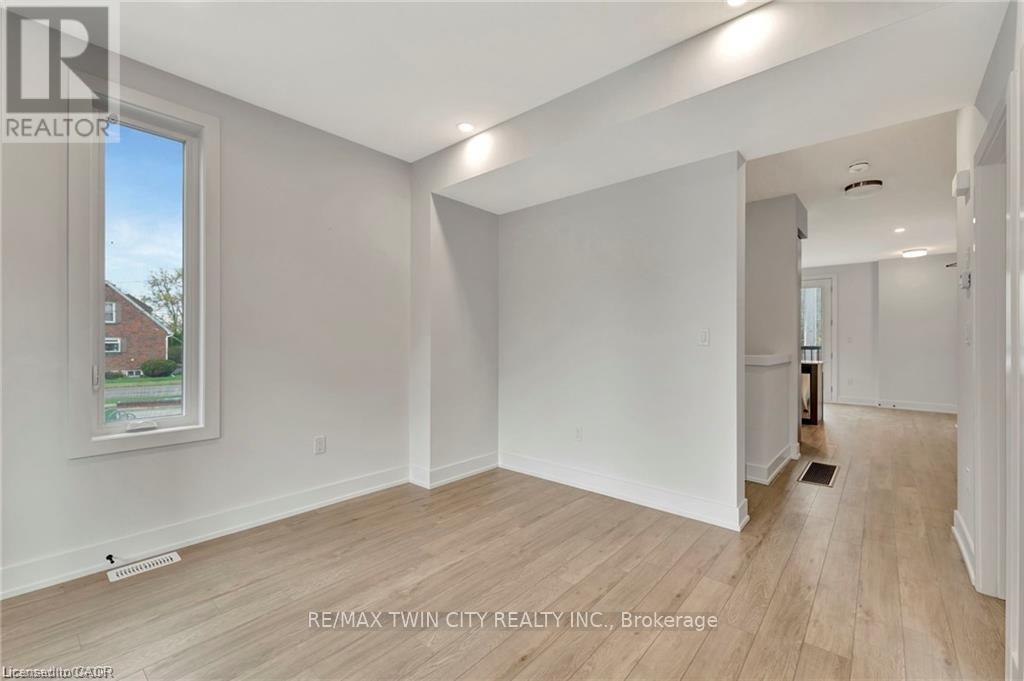 45 - 99 Roger Street, Waterloo, Ontario  N2J 0G1 - Photo 31 - X12983920