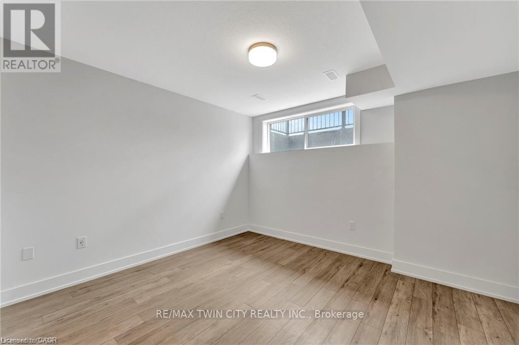 45 - 99 Roger Street, Waterloo, Ontario  N2J 0G1 - Photo 33 - X12983920