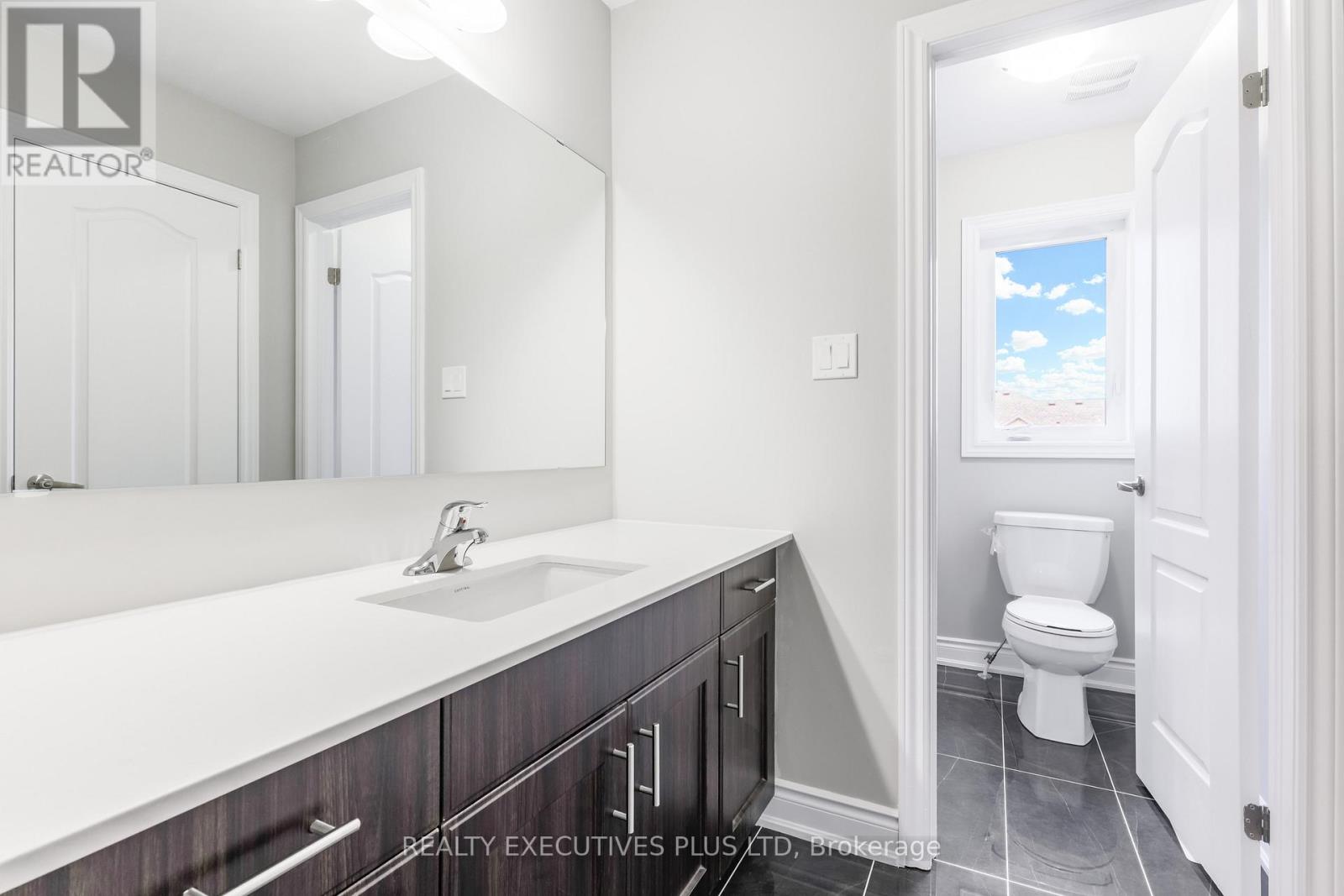 15 Venture Way, Thorold, Ontario  L2V 0G9 - Photo 26 - X12983928