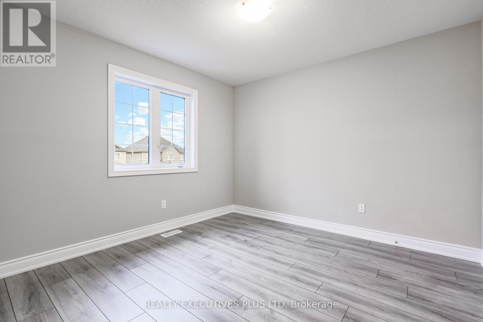 15 Venture Way, Thorold, Ontario  L2V 0G9 - Photo 28 - X12983928