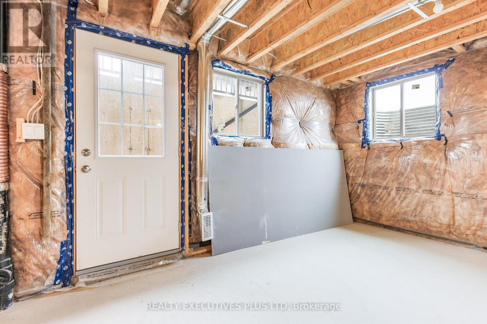 15 Venture Way, Thorold, Ontario  L2V 0G9 - Photo 36 - X12983928