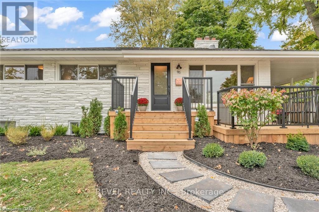 95 Seneca Drive, Hamilton, Ontario  L9G 3B7 - Photo 2 - X12983932