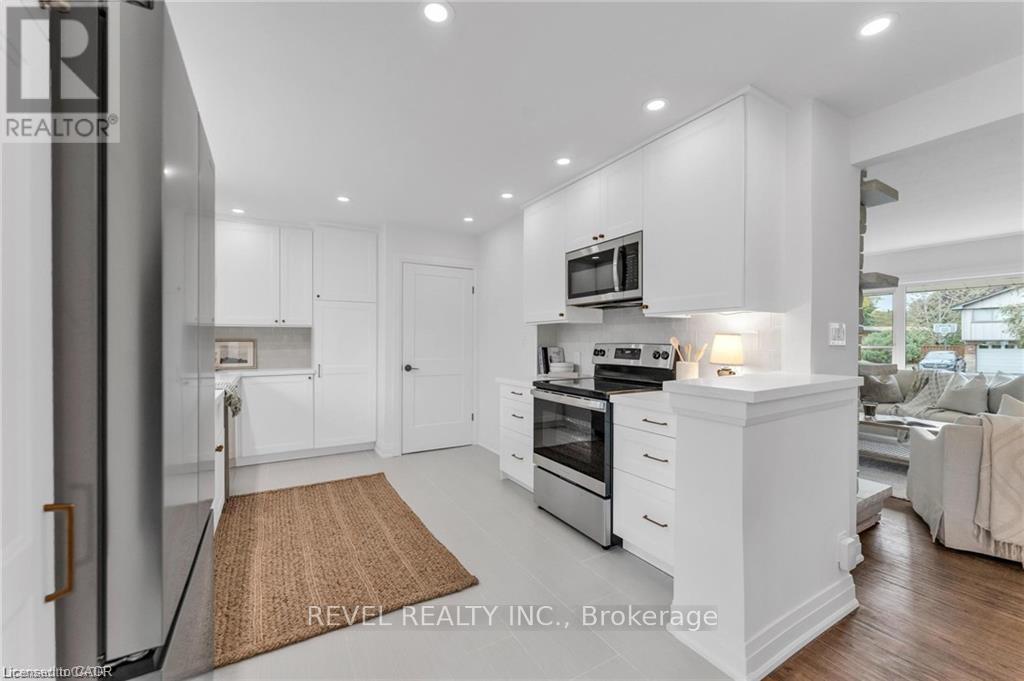 95 Seneca Drive, Hamilton, Ontario  L9G 3B7 - Photo 6 - X12983932