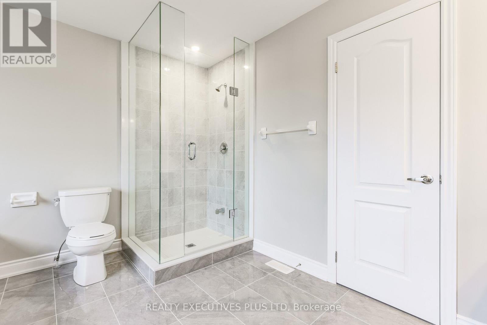 15 Venture Way, Thorold, Ontario  L2V 0G9 - Photo 20 - X12983964