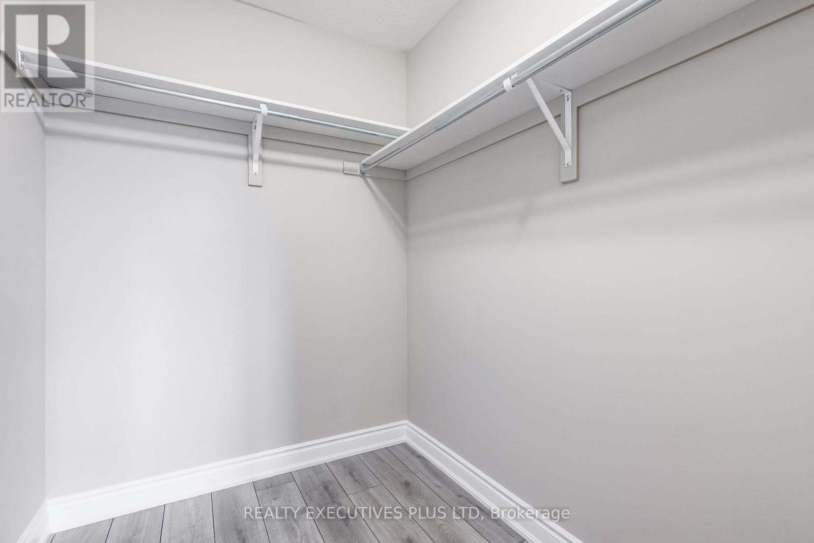 15 Venture Way, Thorold, Ontario  L2V 0G9 - Photo 23 - X12983964