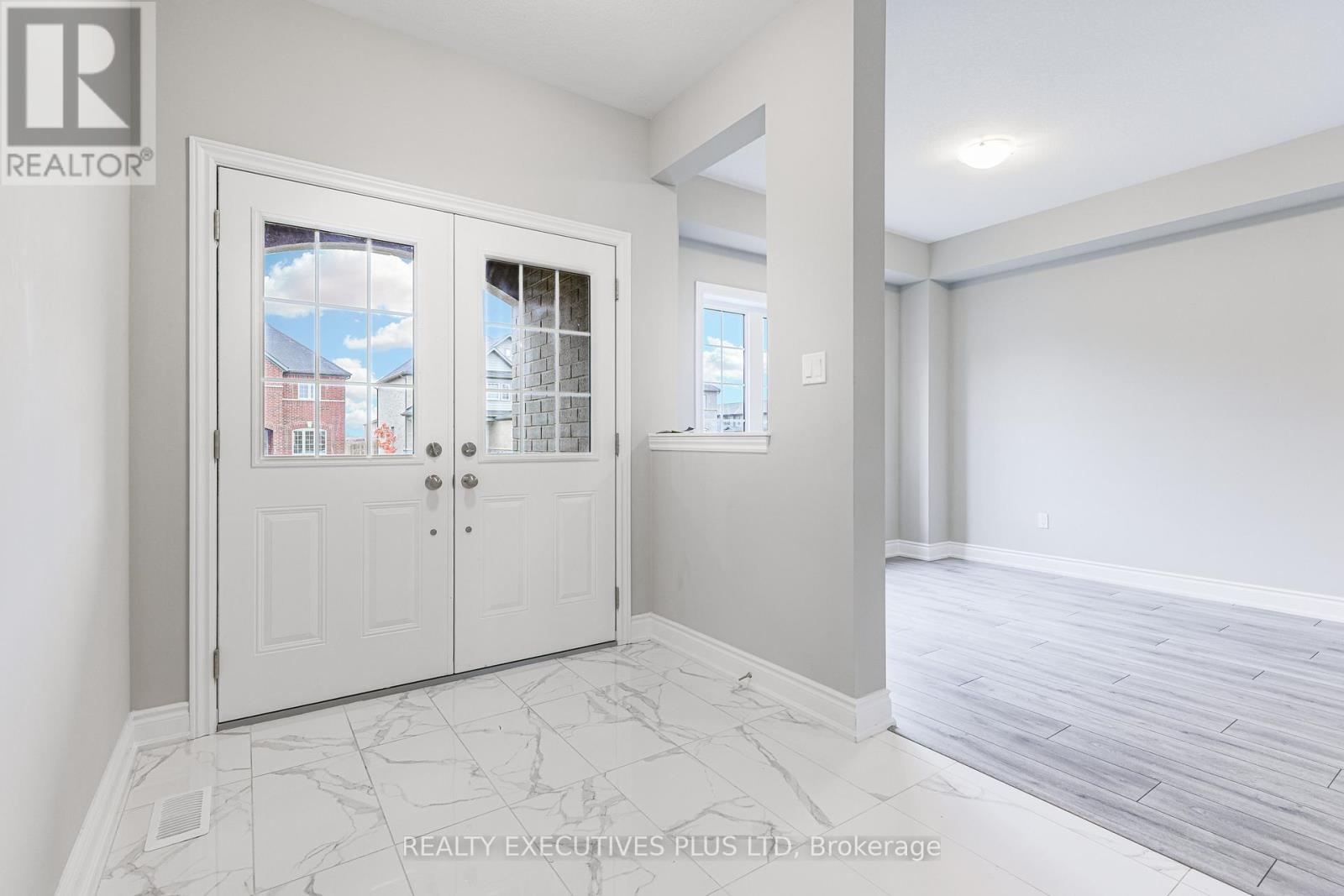 15 Venture Way, Thorold, Ontario  L2V 0G9 - Photo 5 - X12983964