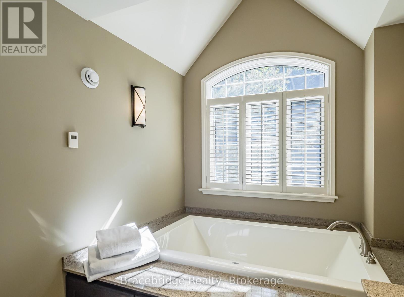 Sandfield 4 W1 - 3876 Muskoka Rd 118 Highway W, Muskoka Lakes, Ontario  P0B 1J0 - Photo 25 - X12984062