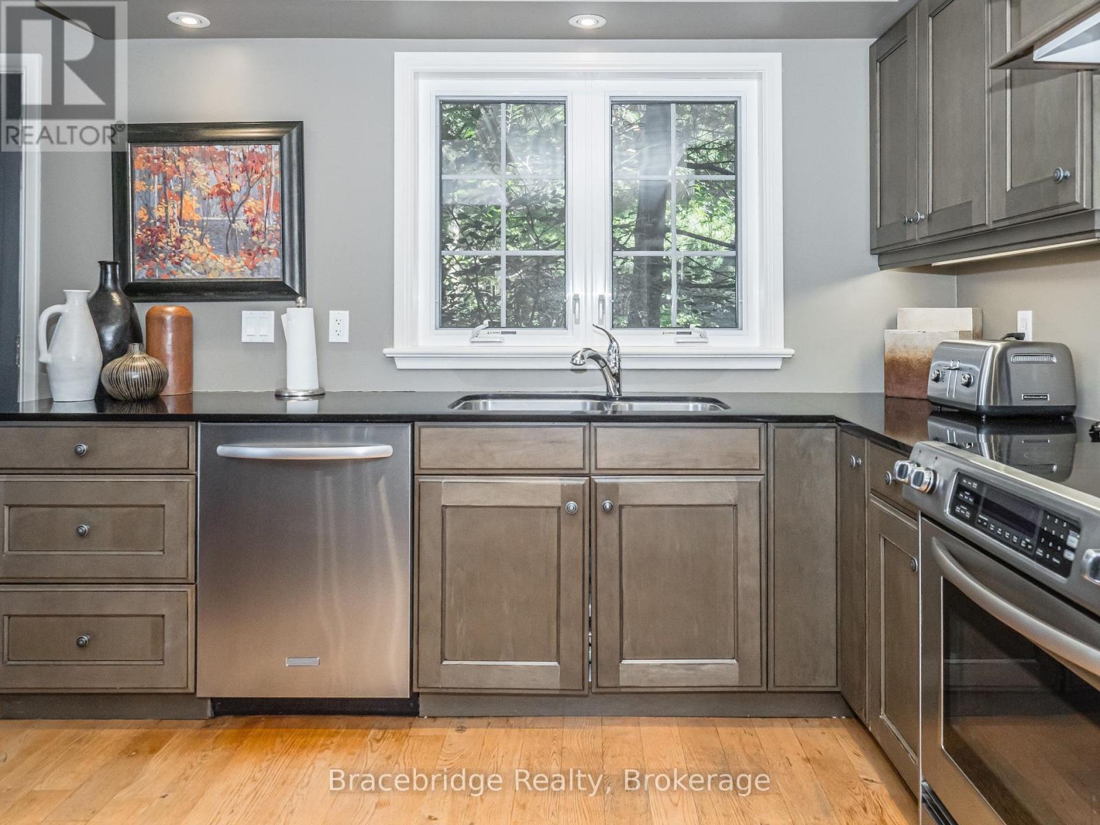 Sandfield 4 W1 - 3876 Muskoka Rd 118 Highway W, Muskoka Lakes, Ontario  P0B 1J0 - Photo 8 - X12984062