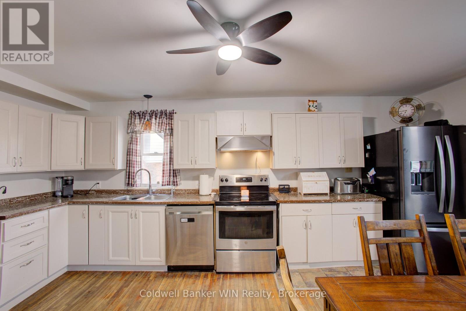 17 Arthur Street E, Minto, Ontario  N0G 1Z0 - Photo 11 - X12984258