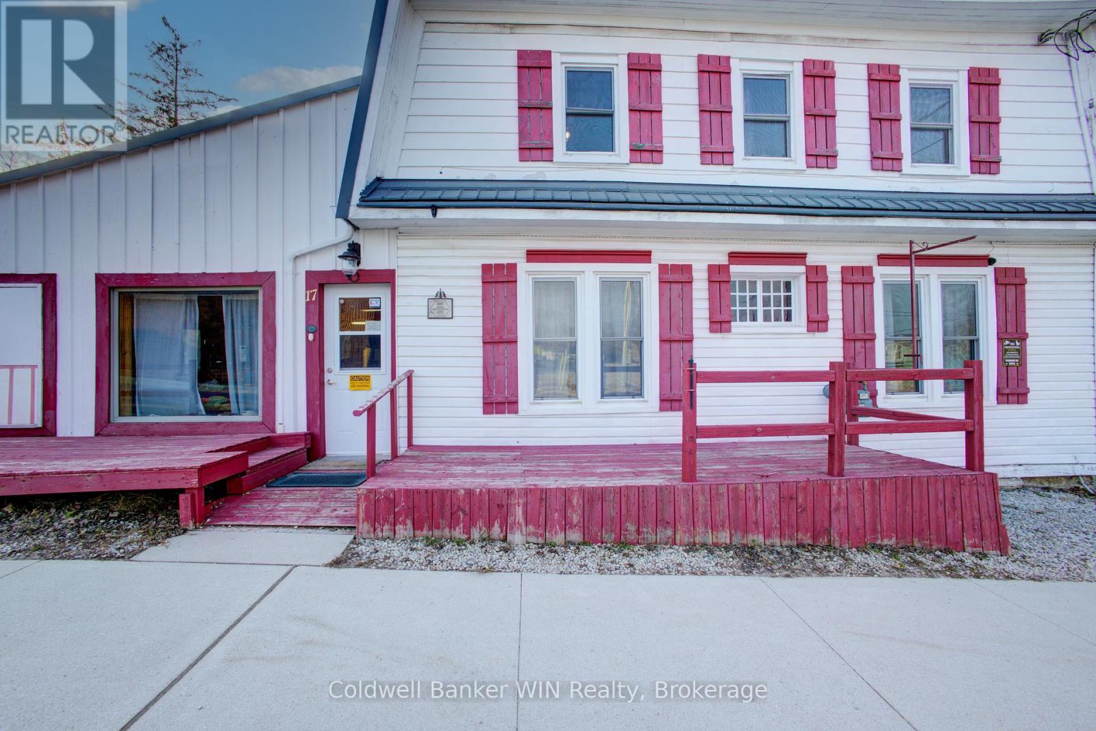 17 Arthur Street E, Minto, Ontario  N0G 1Z0 - Photo 4 - X12984258