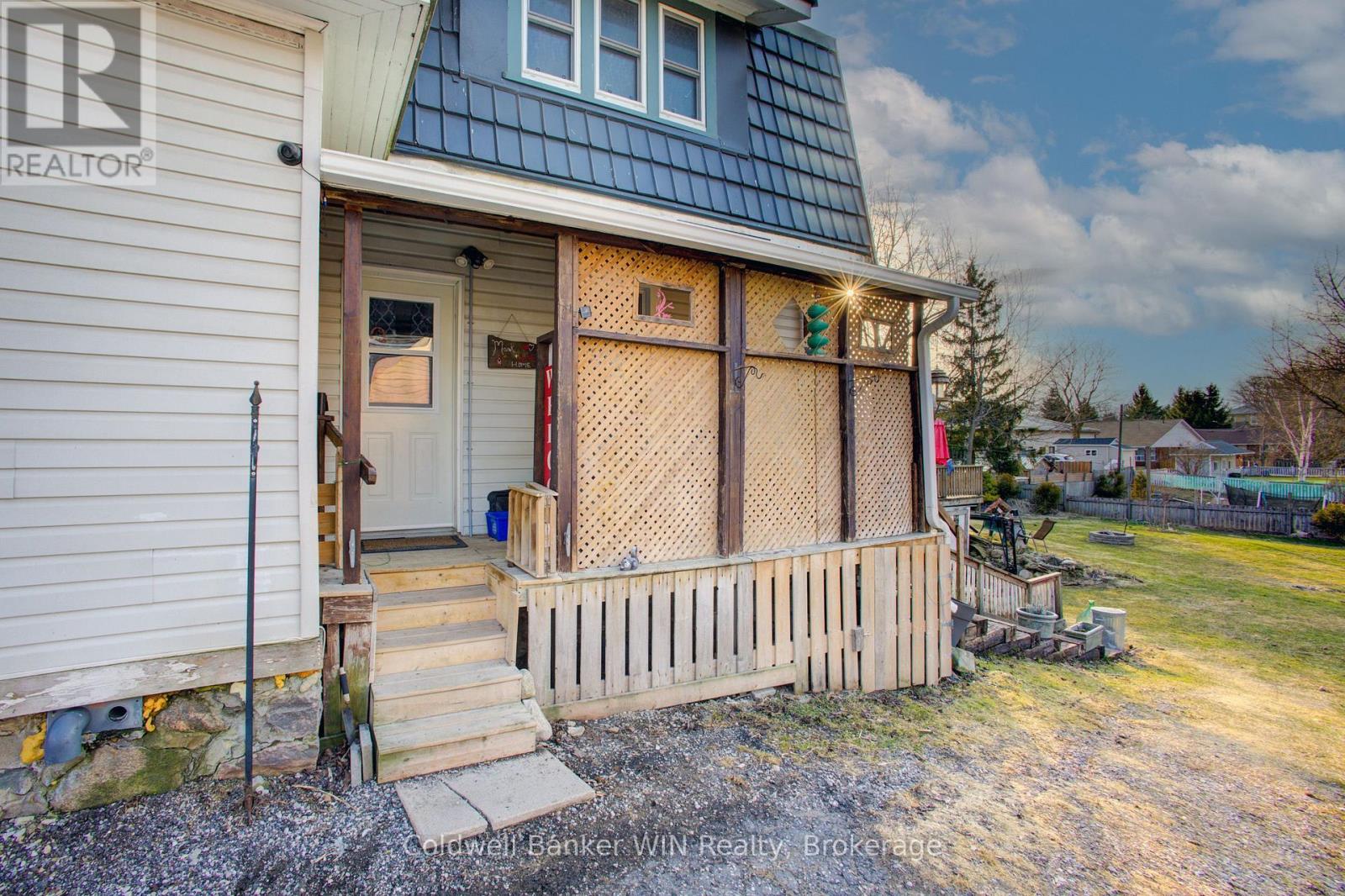 17 Arthur Street E, Minto, Ontario  N0G 1Z0 - Photo 5 - X12984258