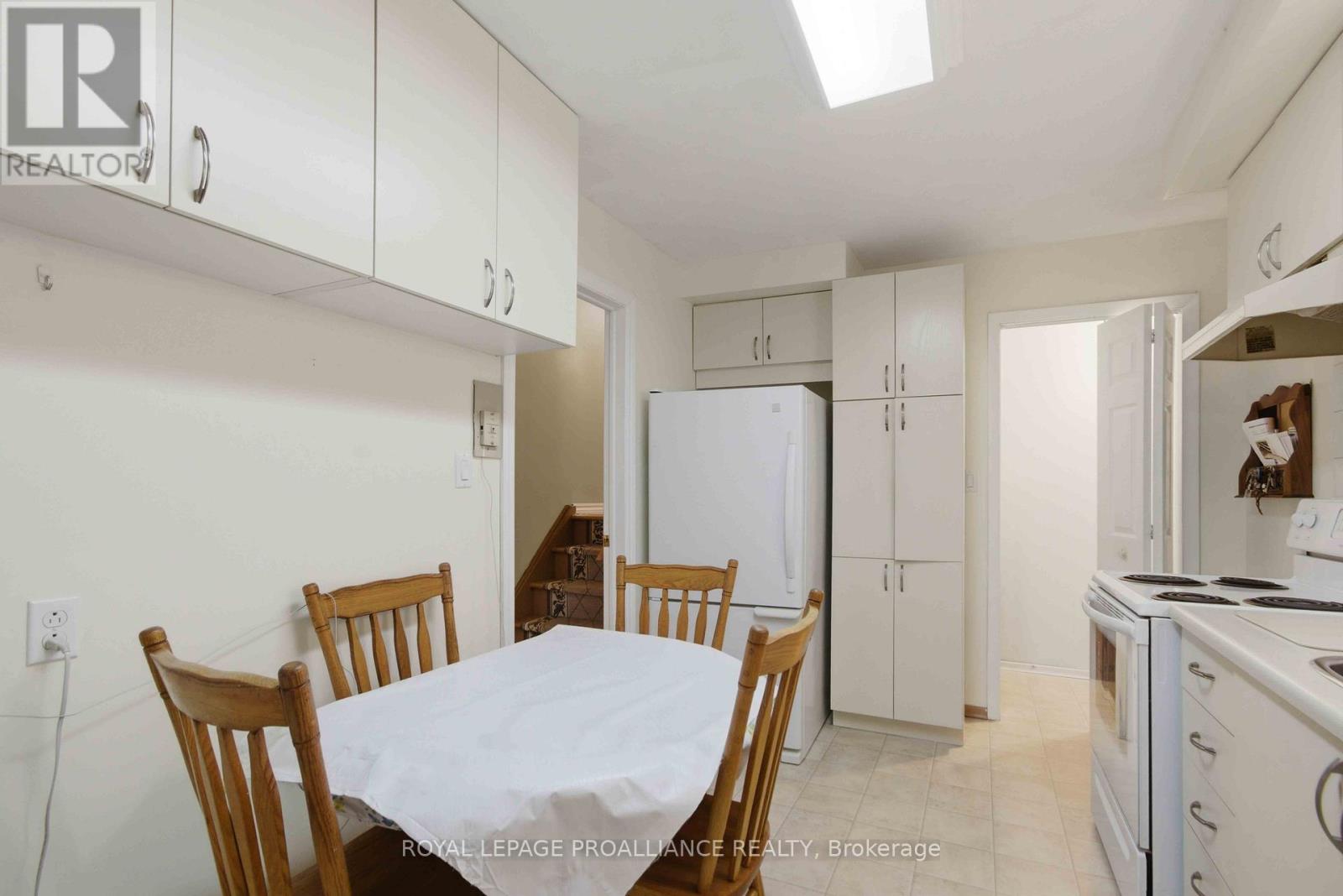 21 Miron Road, Quinte West, Ontario  K8V 3H9 - Photo 13 - X12984170