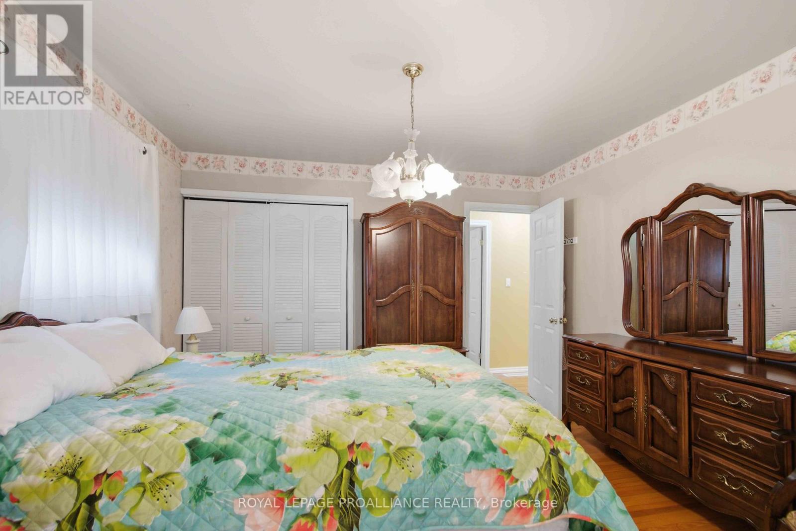 21 Miron Road, Quinte West, Ontario  K8V 3H9 - Photo 17 - X12984170