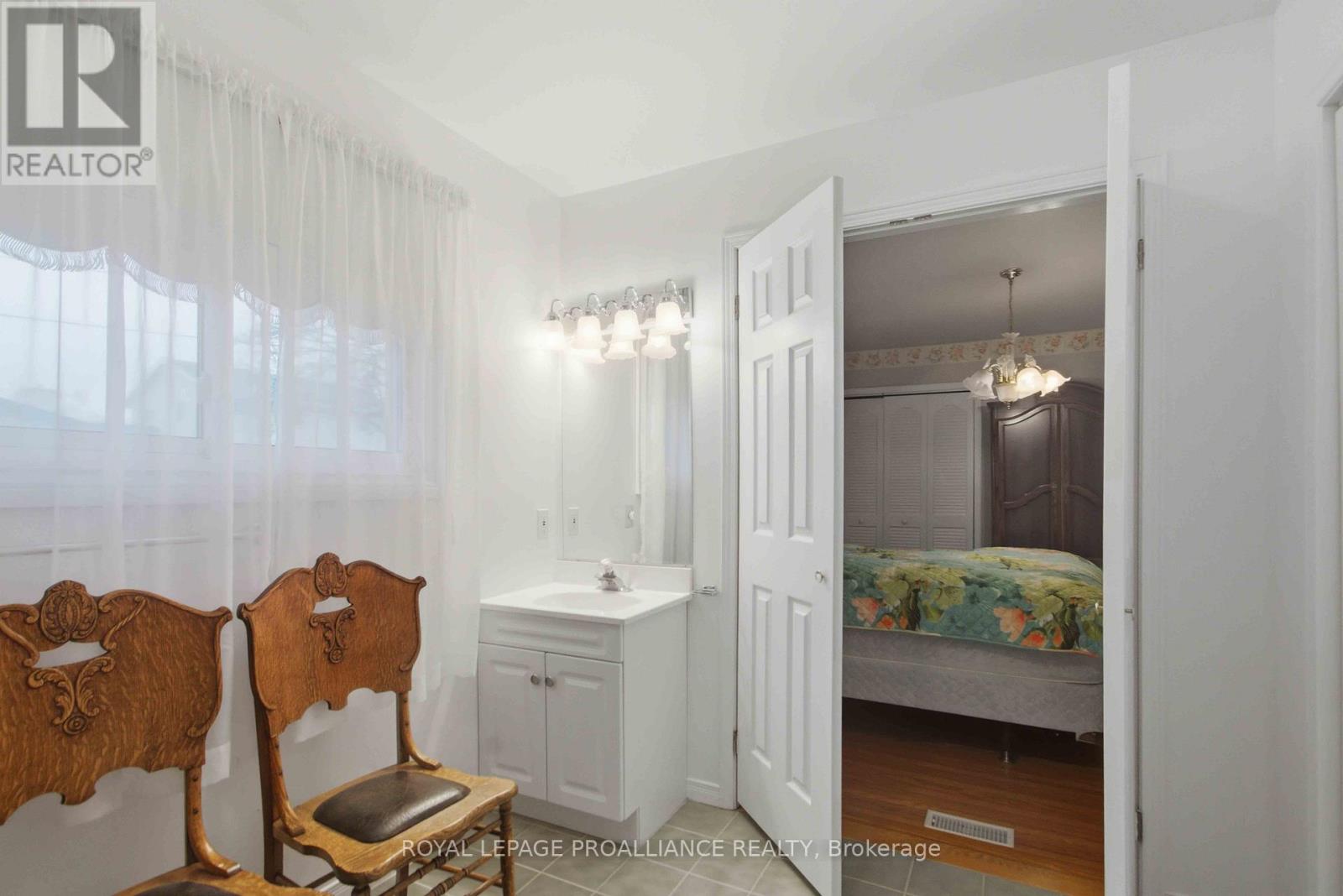 21 Miron Road, Quinte West, Ontario  K8V 3H9 - Photo 18 - X12984170