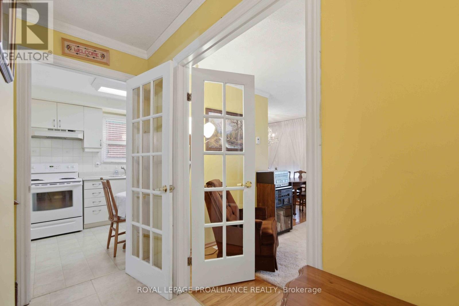 21 Miron Road, Quinte West, Ontario  K8V 3H9 - Photo 5 - X12984170