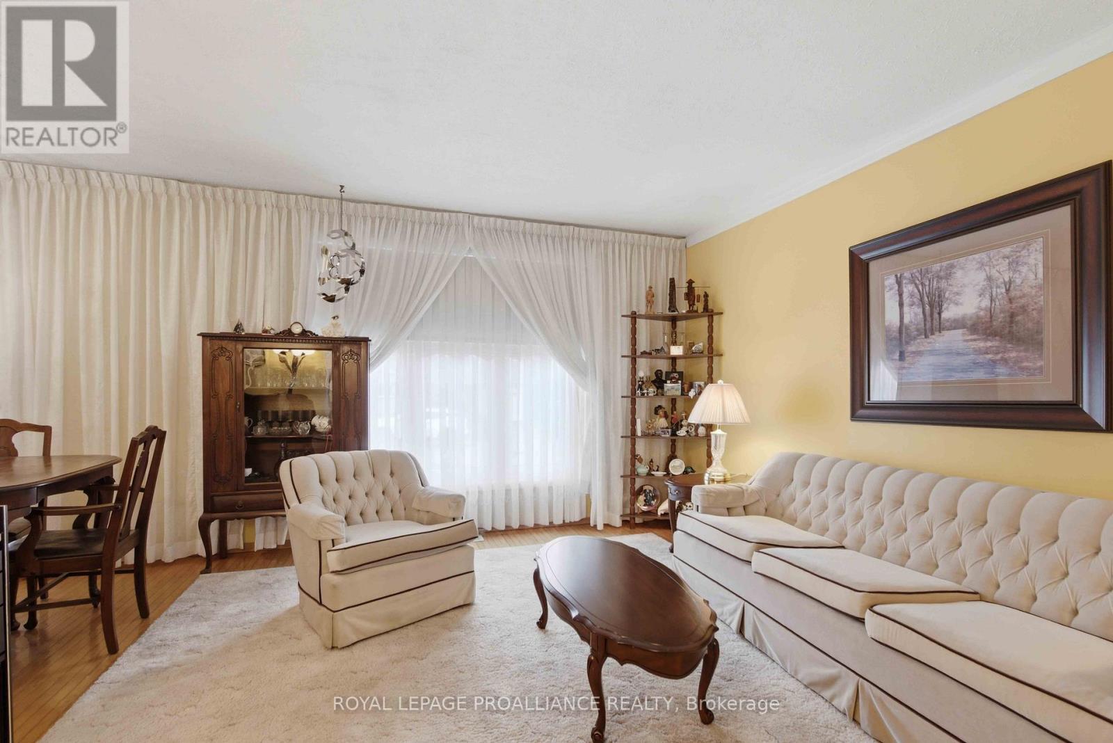 21 Miron Road, Quinte West, Ontario  K8V 3H9 - Photo 6 - X12984170