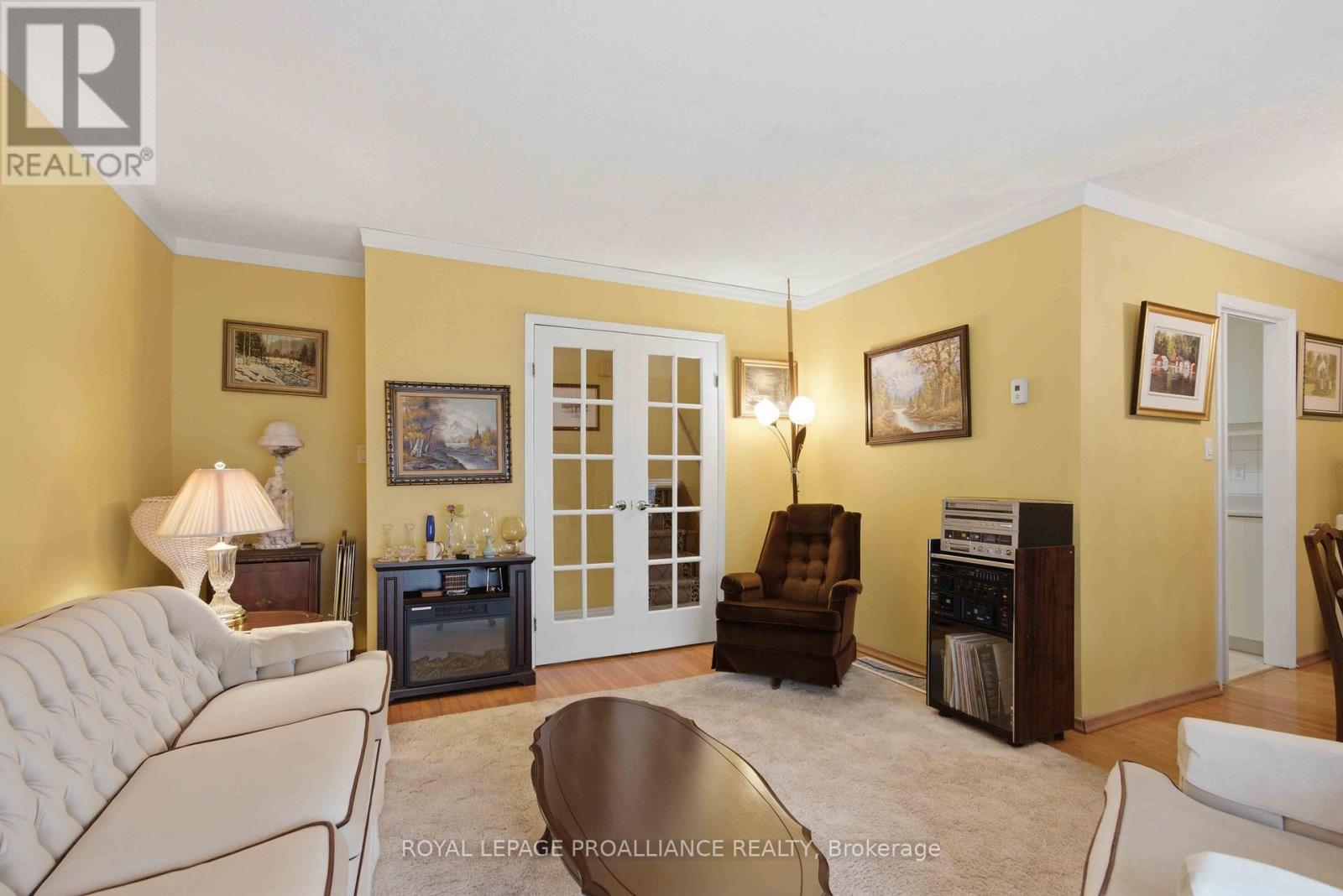 21 Miron Road, Quinte West, Ontario  K8V 3H9 - Photo 8 - X12984170