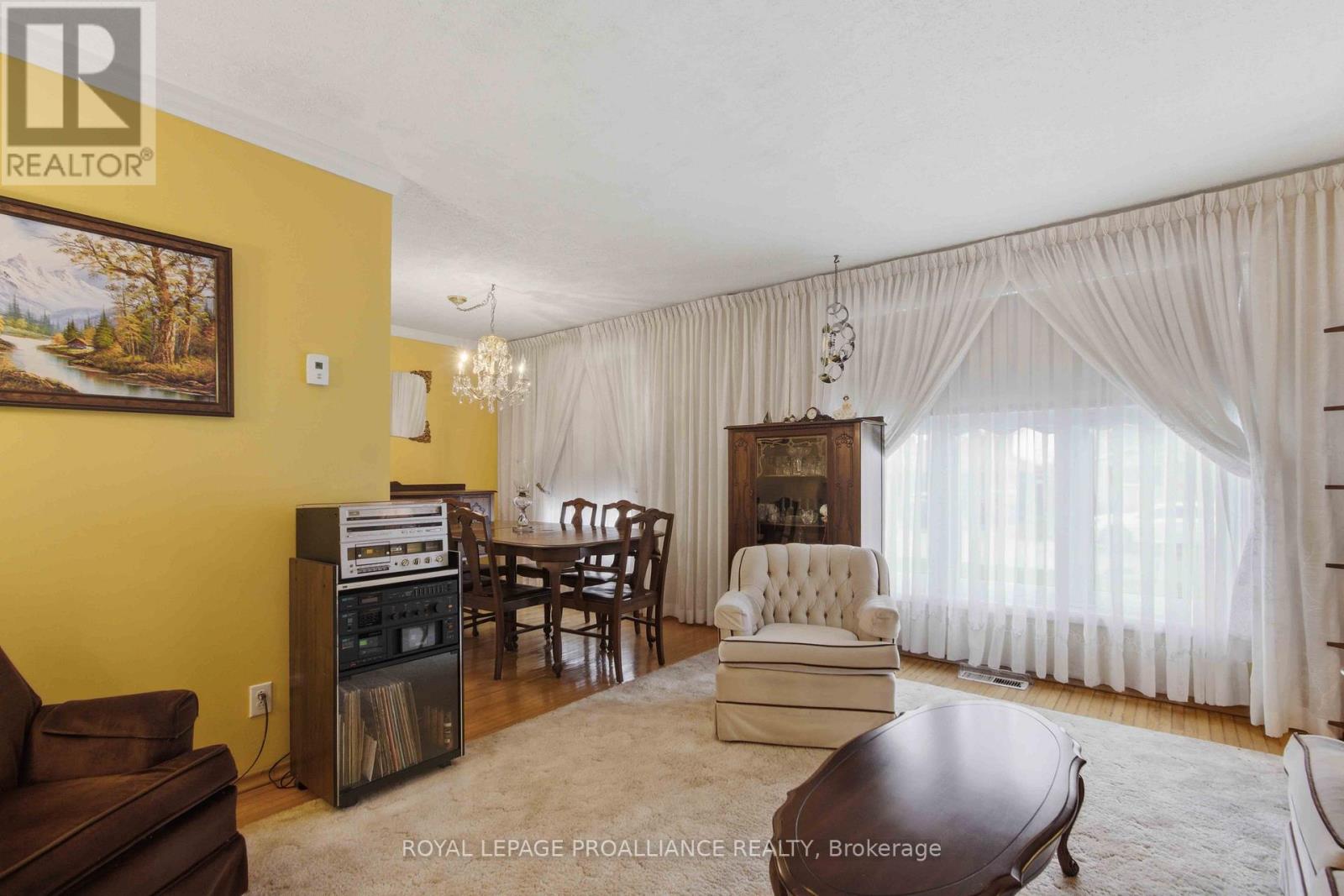 21 Miron Road, Quinte West, Ontario  K8V 3H9 - Photo 9 - X12984170