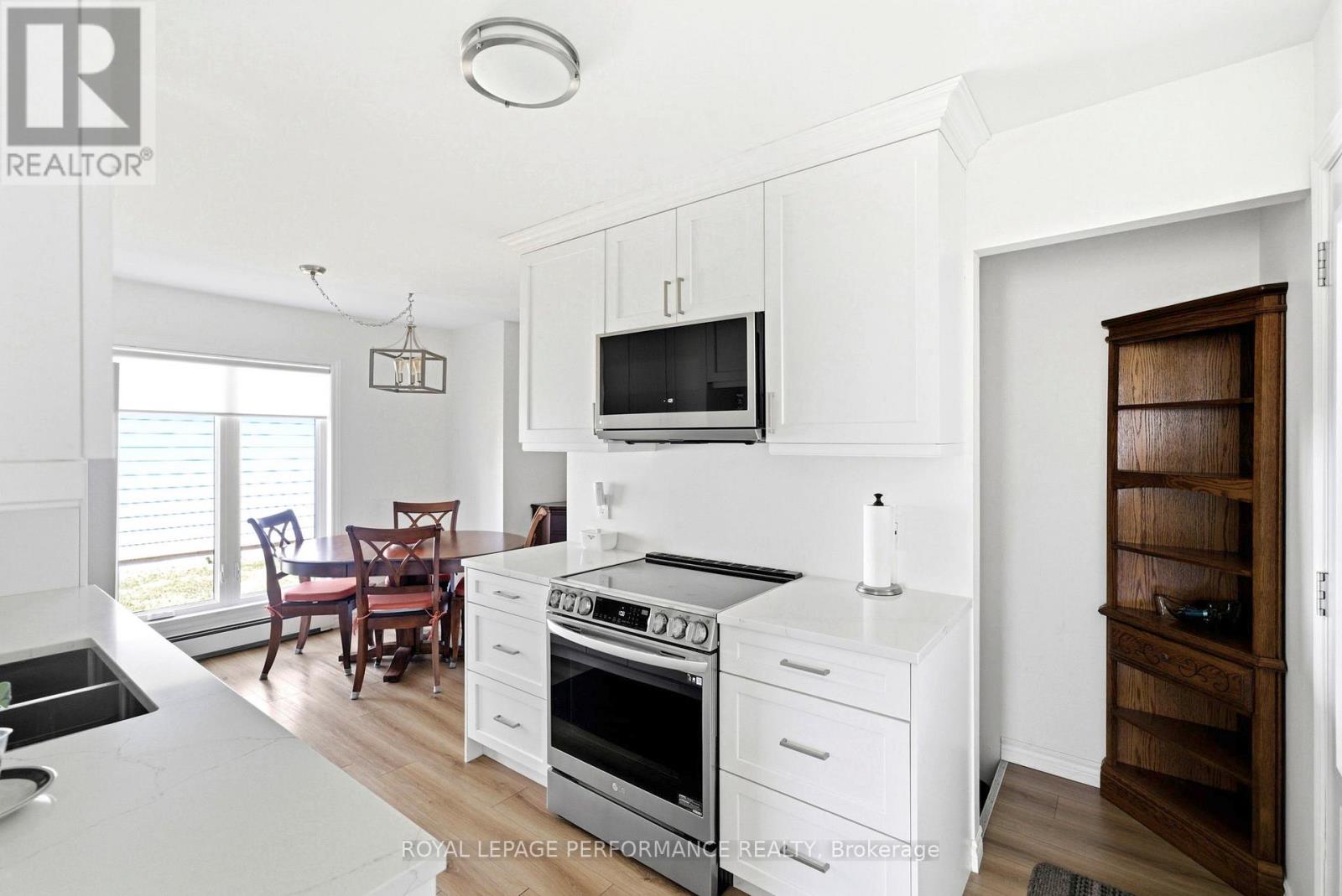 216 Danis Avenue, Cornwall, Ontario  K6H 5E7 - Photo 13 - X12984288