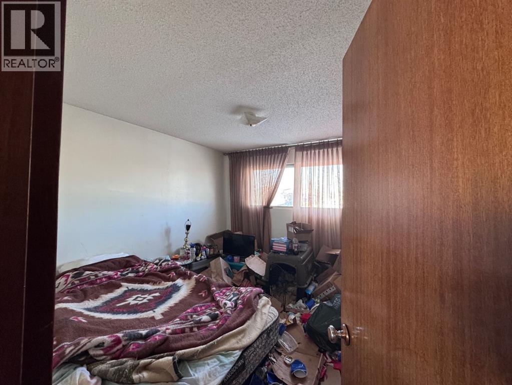 5701 46 Avenue, Stettler, Alberta  T0C 2L1 - Photo 8 - A2300055