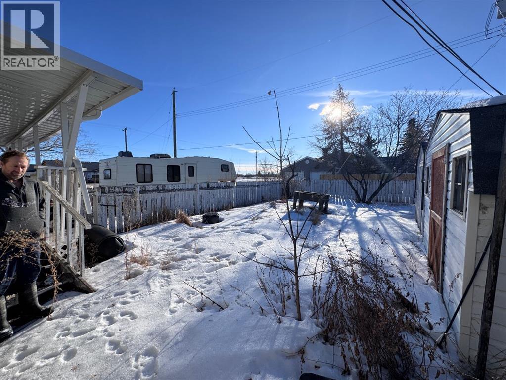 5701 46 Avenue, Stettler, Alberta  T0C 2L1 - Photo 20 - A2300055