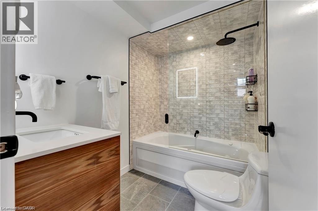 35 Alexandra Avenue Unit# 105, Waterloo, Ontario  N2L 1L4 - Photo 14 - 40818846