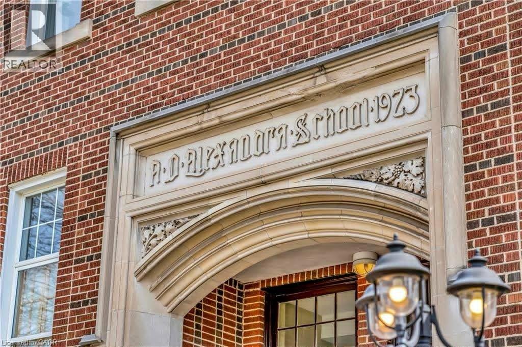 35 Alexandra Avenue Unit# 105, Waterloo, Ontario  N2L 1L4 - Photo 4 - 40818846