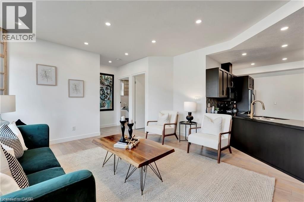 35 Alexandra Avenue Unit# 105, Waterloo, Ontario  N2L 1L4 - Photo 8 - 40818846