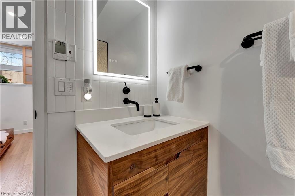 35 Alexandra Avenue Unit# 105, Waterloo, Ontario  N2L 1L4 - Photo 15 - 40818846