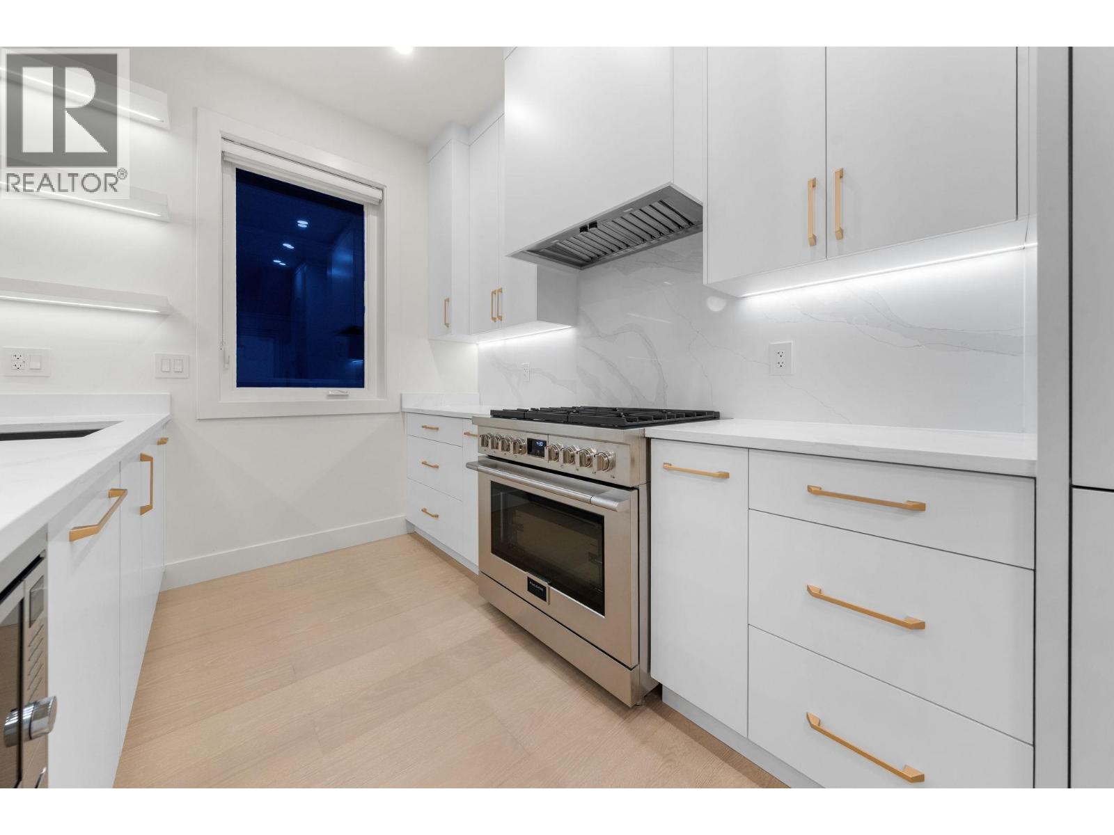 2 1582 E 2nd Avenue, Vancouver, British Columbia  V5N 1C7 - Photo 12 - R3109582