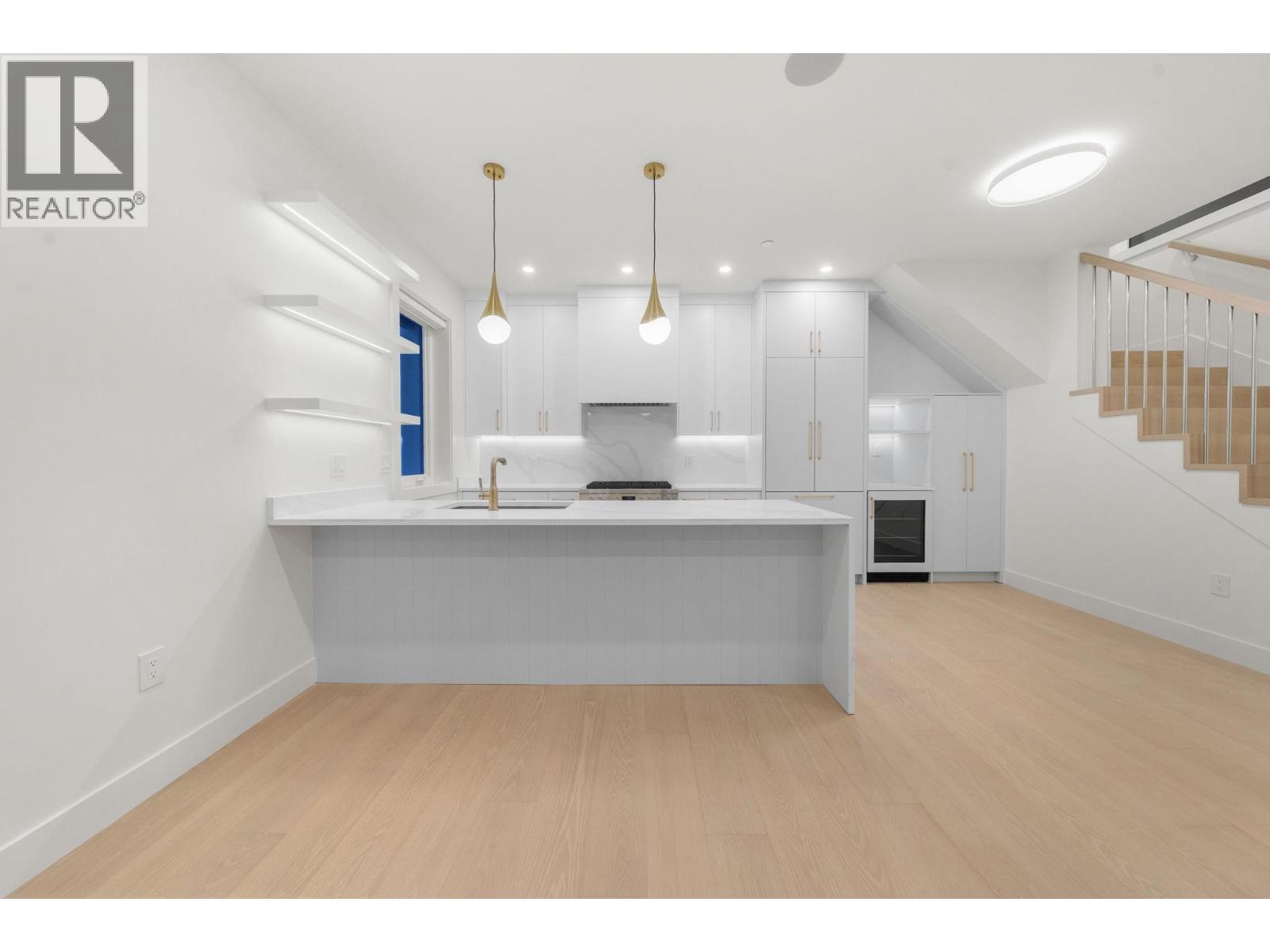 2 1582 E 2nd Avenue, Vancouver, British Columbia  V5N 1C7 - Photo 7 - R3109582