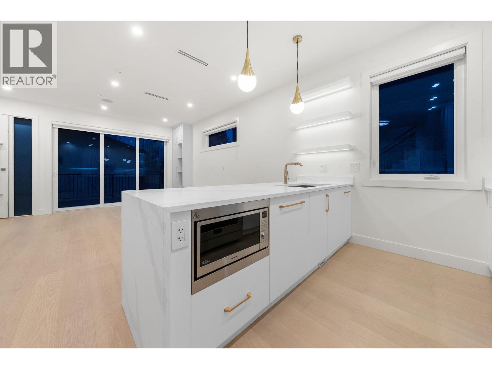 2 1582 E 2nd Avenue, Vancouver, British Columbia  V5N 1C7 - Photo 11 - R3109582