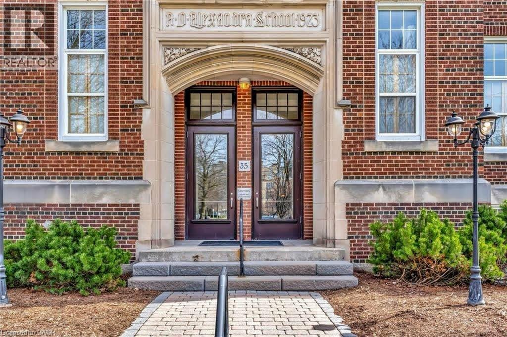 35 Alexandra Avenue Unit# 105, Waterloo, Ontario  N2L 1L4 - Photo 3 - 40818846