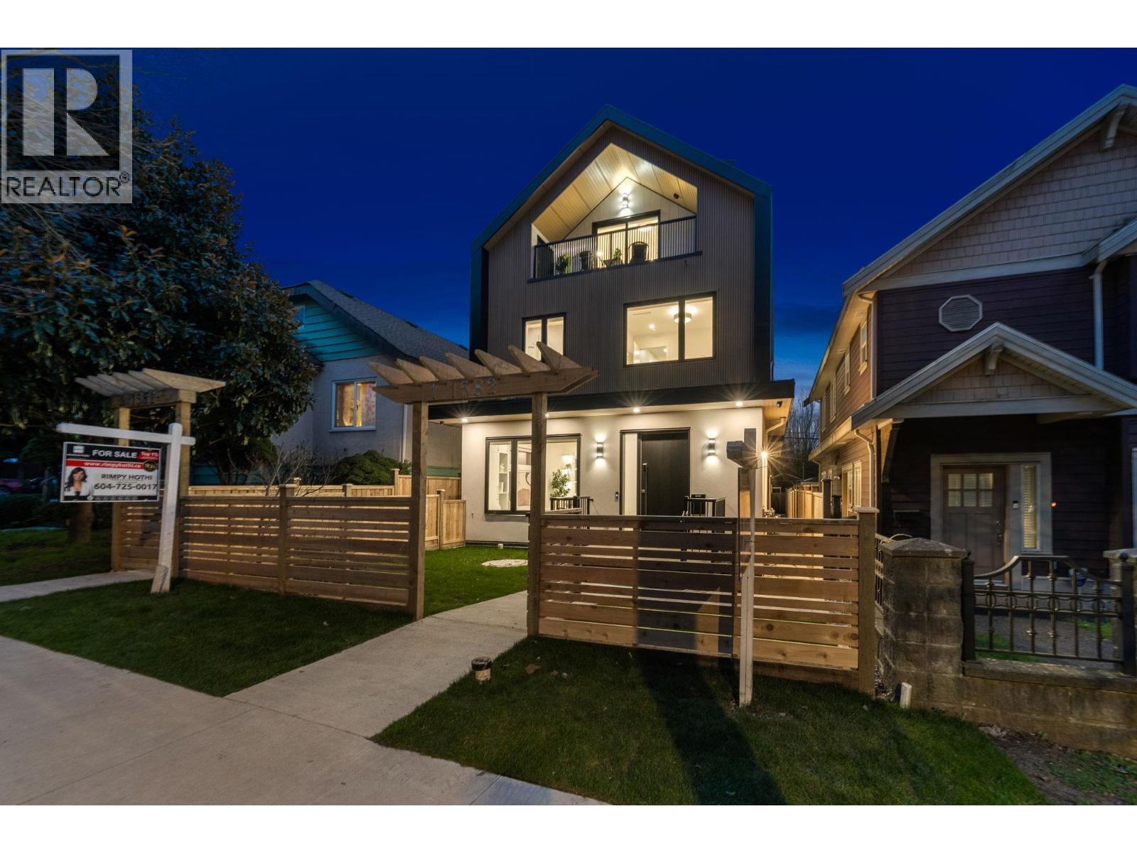 2 1582 E 2nd Avenue, Vancouver, British Columbia  V5N 1C7 - Photo 33 - R3109582