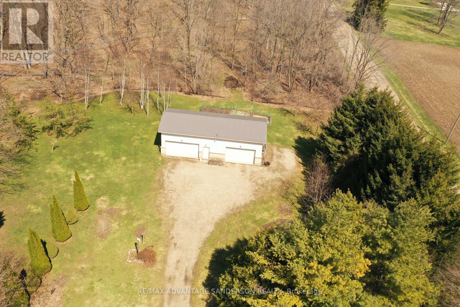 9584 Melrose Drive, Middlesex Centre, Ontario  N0L 1R0 - Photo 8 - X12984120