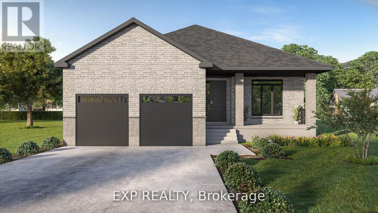 421 Ontario Street, Warwick, Ontario  N0M 2S0 - Photo 2 - X12984172