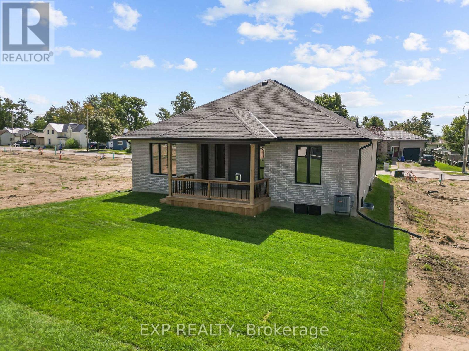 421 Ontario Street, Warwick, Ontario  N0M 2S0 - Photo 22 - X12984172