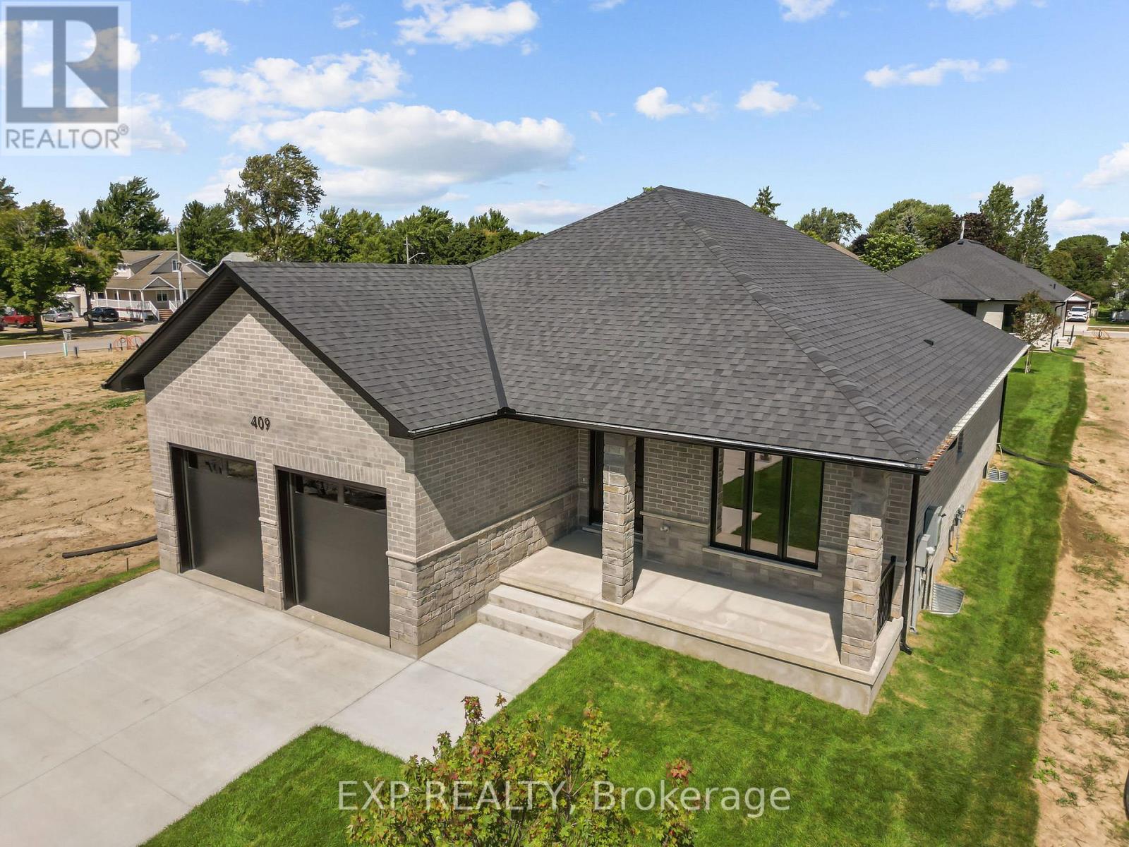 409 Ontario Street, Warwick, Ontario  N0M 2S0 - Photo 25 - X12984178