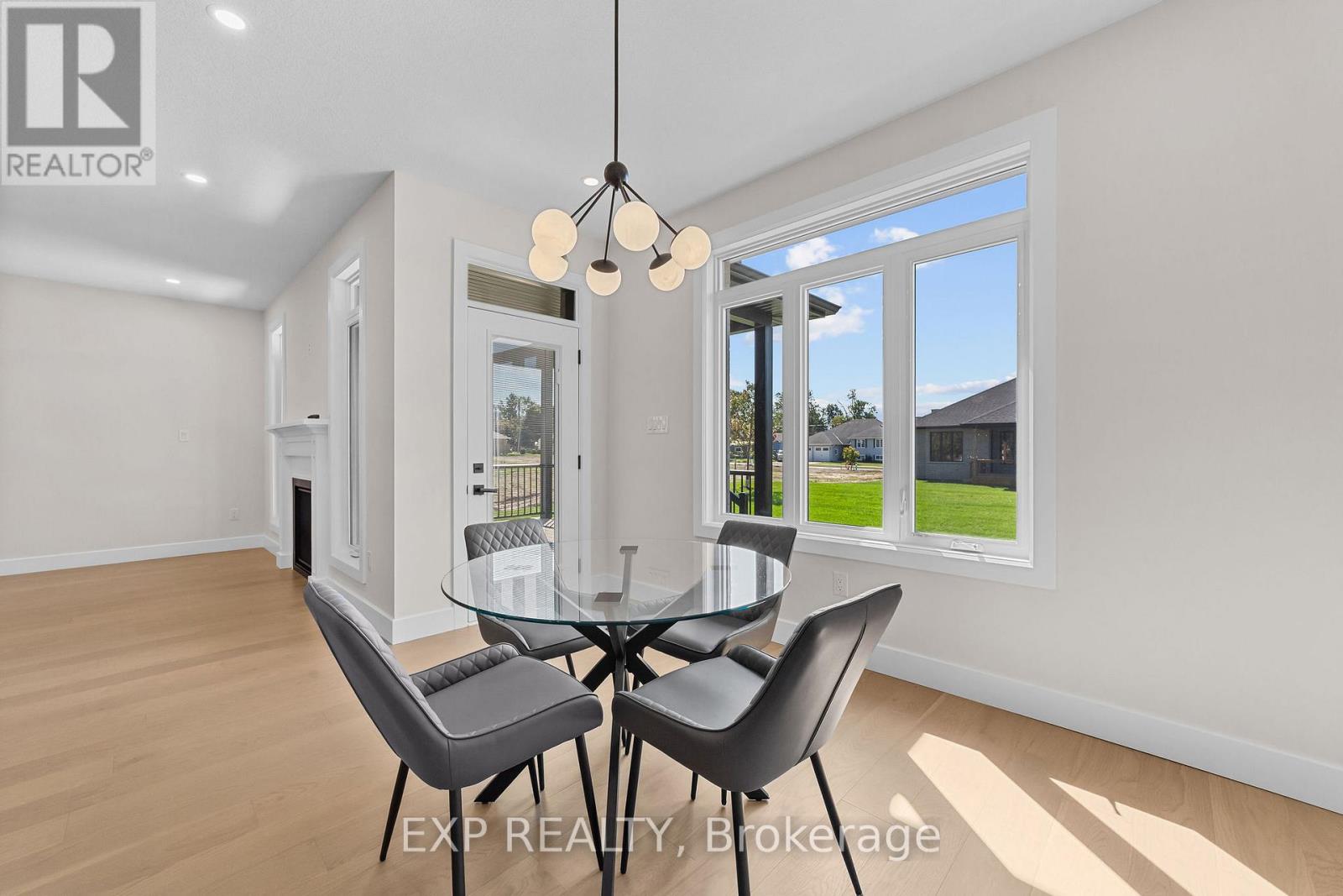 420 Erie Street, Warwick, Ontario  N0M 2S0 - Photo 13 - X12984184