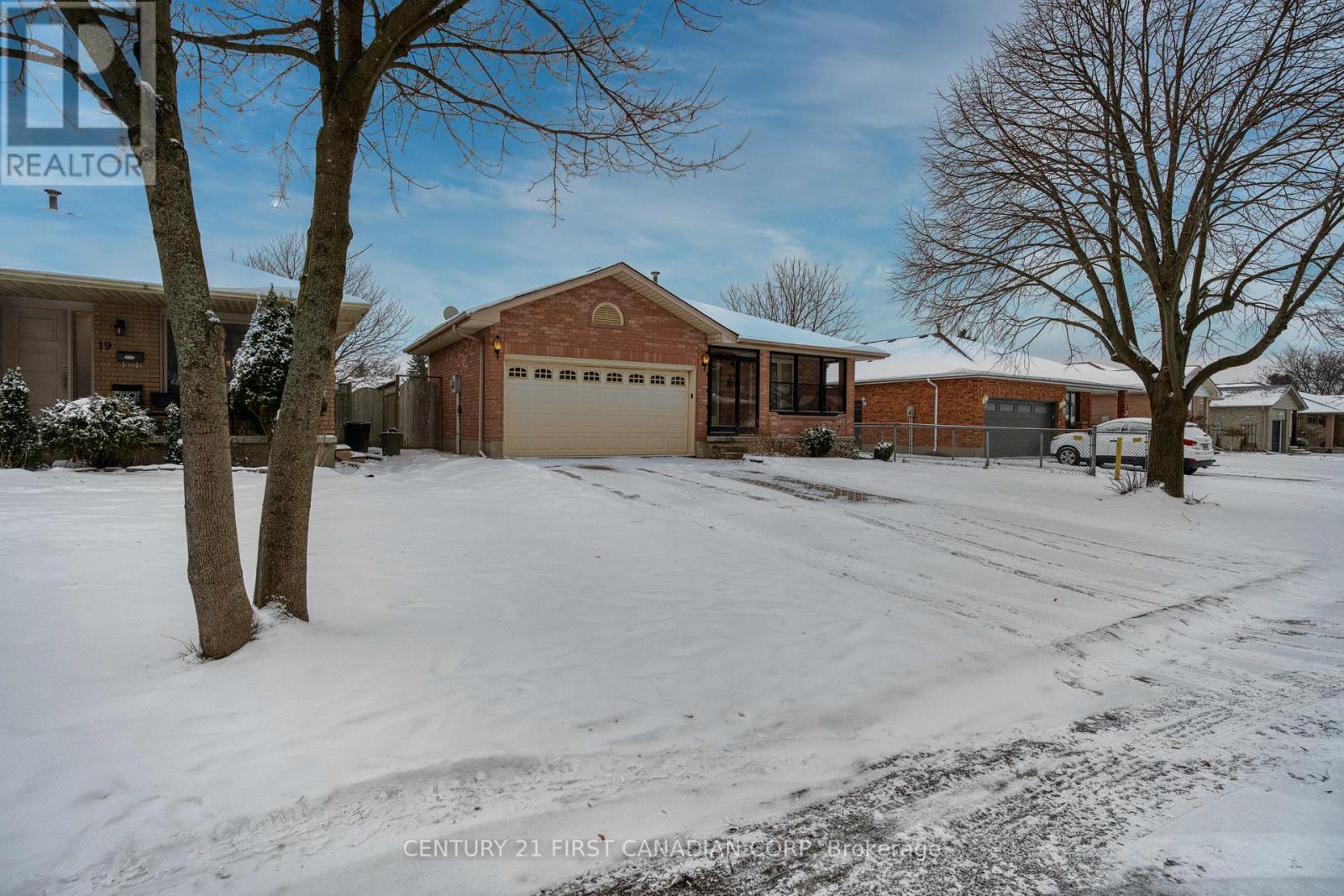 23 Josselyn Drive, London South, Ontario  N6E 3S6 - Photo 2 - X12984240