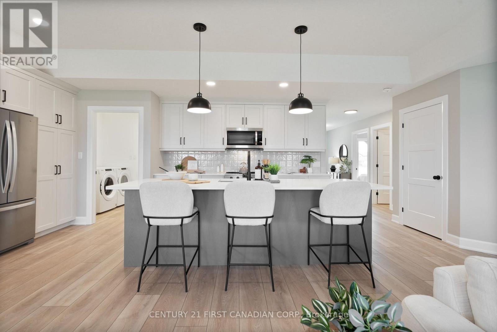 21 Hamilton Street, North Middlesex, Ontario  N0M 1A0 - Photo 11 - X12984250