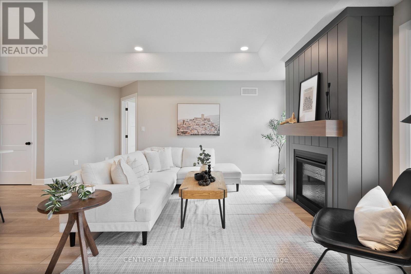 21 Hamilton Street, North Middlesex, Ontario  N0M 1A0 - Photo 15 - X12984250