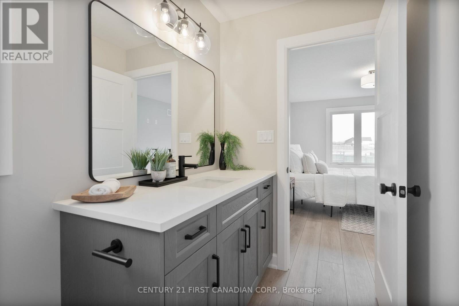 21 Hamilton Street, North Middlesex, Ontario  N0M 1A0 - Photo 21 - X12984250