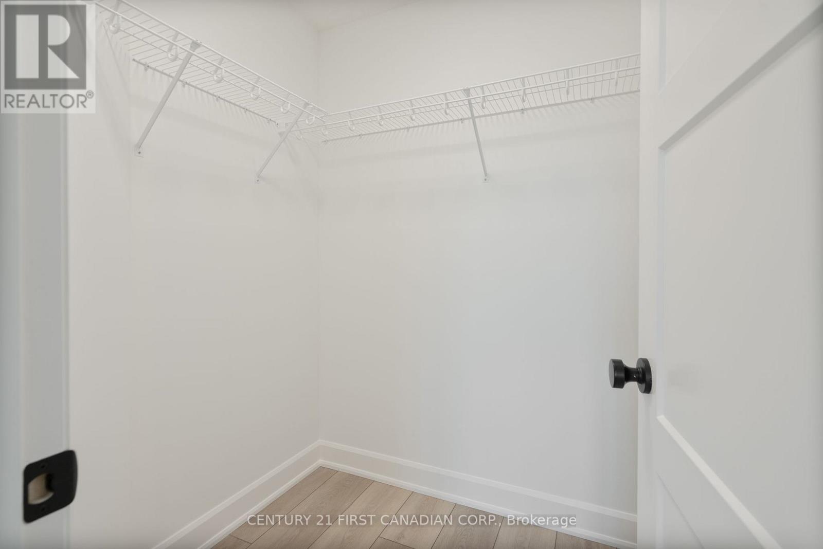 21 Hamilton Street, North Middlesex, Ontario  N0M 1A0 - Photo 23 - X12984250