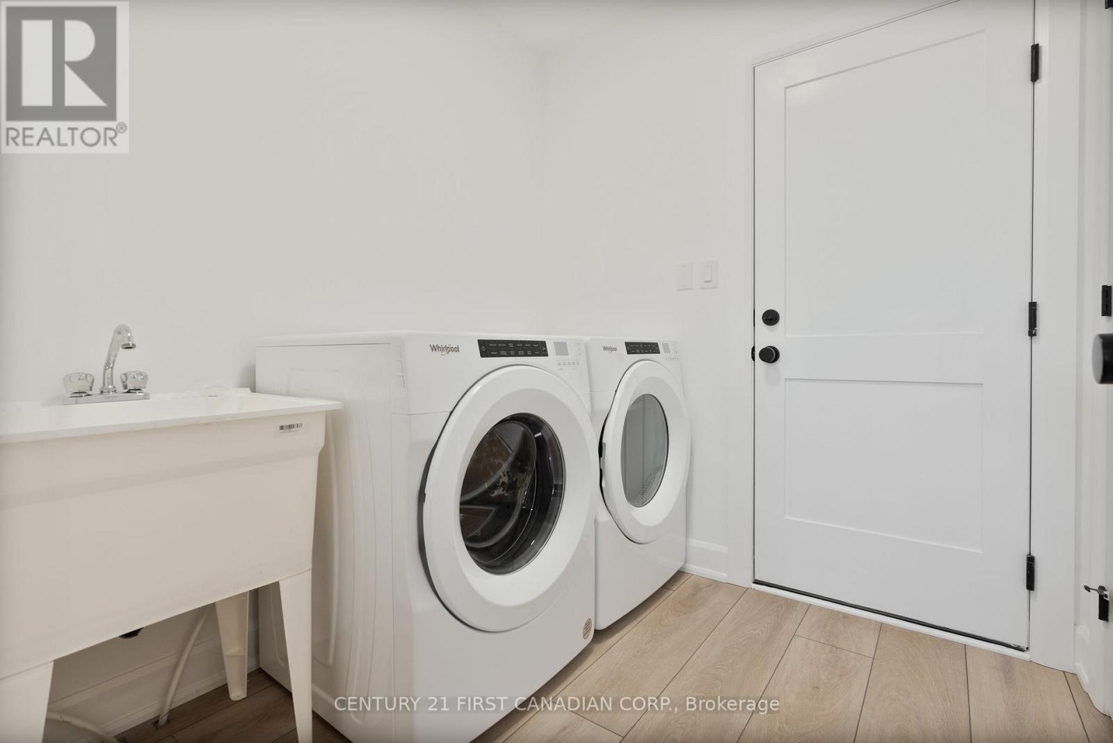 21 Hamilton Street, North Middlesex, Ontario  N0M 1A0 - Photo 24 - X12984250